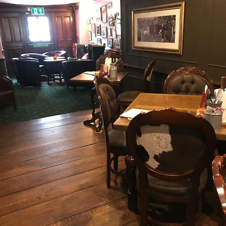 The Swan Inn Sturminster Newton Exteriör bild