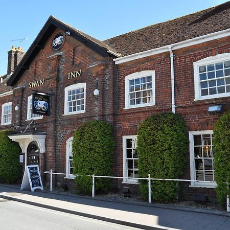 The Swan Inn Sturminster Newton Exteriör bild