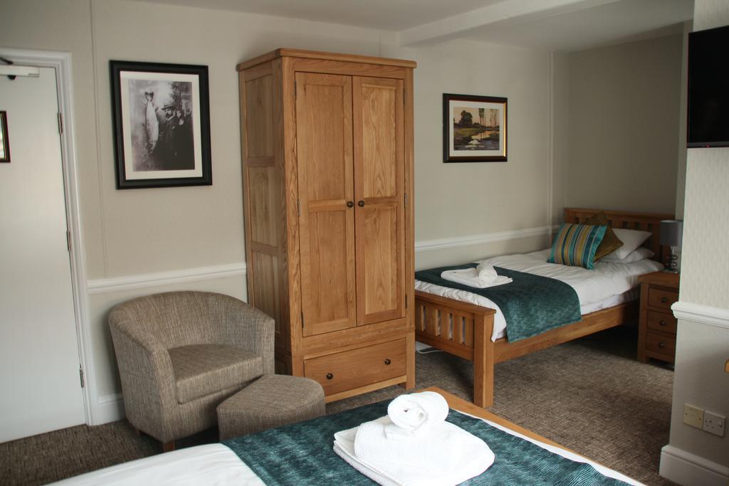The Swan Inn Sturminster Newton Exteriör bild